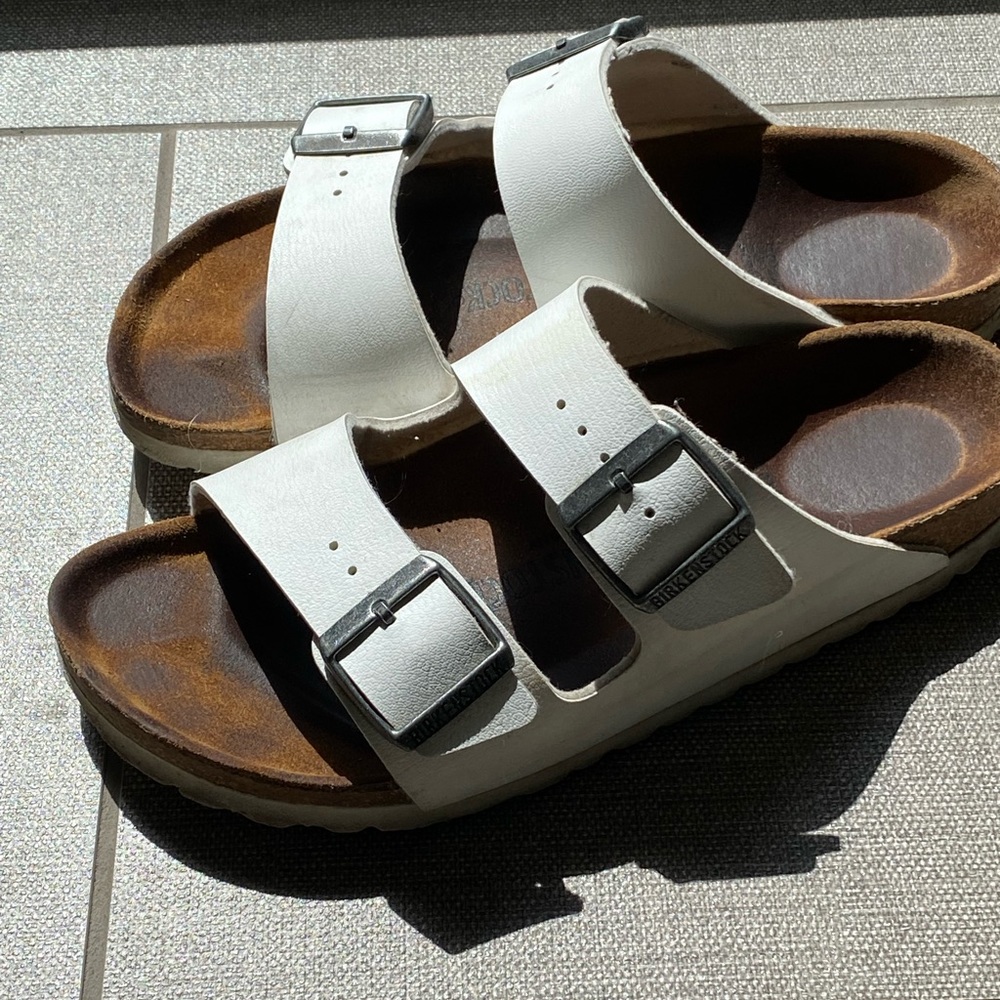 Women’s size 7 white leather birkenstock’s